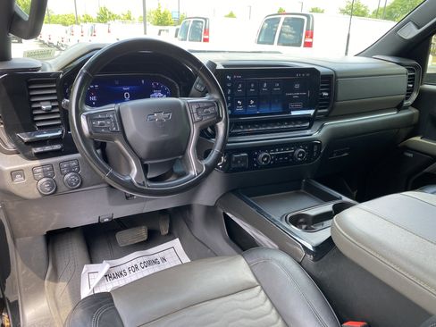 Used 2024 Chevrolet Silverado 2500 ZR2 w/ Technology Package image 38
