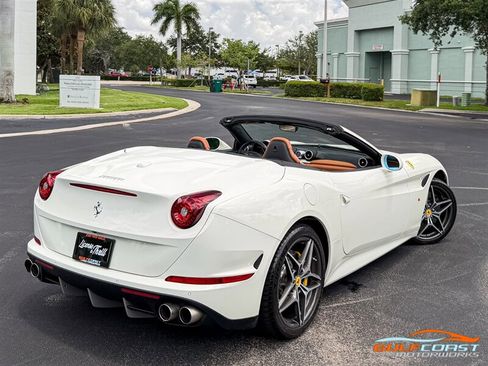 Used 2017 Ferrari California T RWD image 62