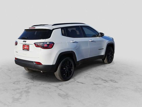 New 2026 Jeep Compass Latitude image 8