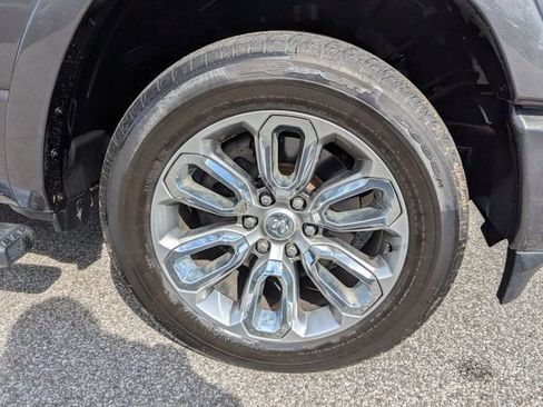 Used 2020 RAM 1500 Laramie w/ Sport Appearance Package AWD/4WD image 9