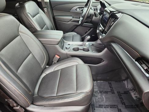Used 2020 Chevrolet Traverse Premier w/ LPO, Black Accent Package image 17