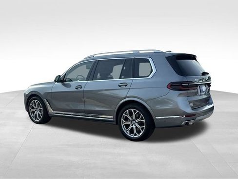 Used 2025 BMW X7 xDrive40i w/ Premium Package AWD/4WD image 3