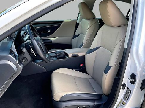 Used 2021 Lexus ES 250 w/ Premium Package AWD/4WD image 8