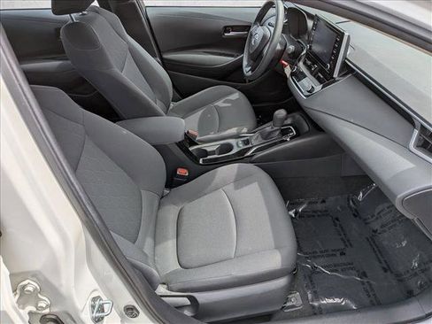 Used 2020 Toyota Corolla LE FWD image 22