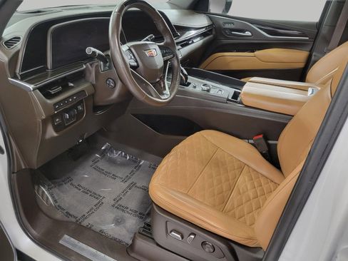 Certified 2023 Cadillac Escalade Premium Luxury w/ Performance Package image 10