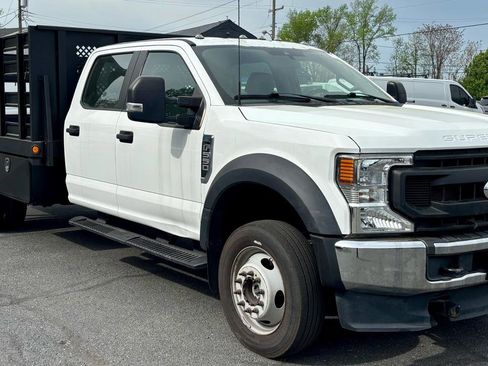 Used 2022 Ford F550 4x4 Crew Cab Super Duty w/ Power Equipment Group image 4