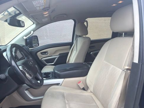 Used 2016 Nissan Titan SV RWD image 22