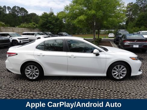 Used 2020 Toyota Camry LE FWD image 4