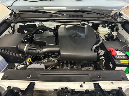 Certified 2021 Toyota Tacoma TRD Off-Road w/ TRD Premium Off Road Package image 9