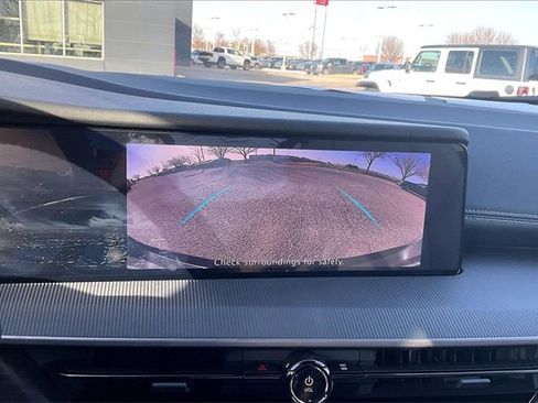 Certified 2025 Nissan Murano SV image 19