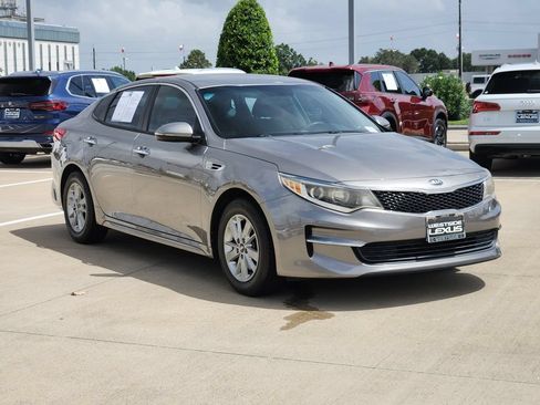 Used 2018 Kia Optima LX FWD image 3