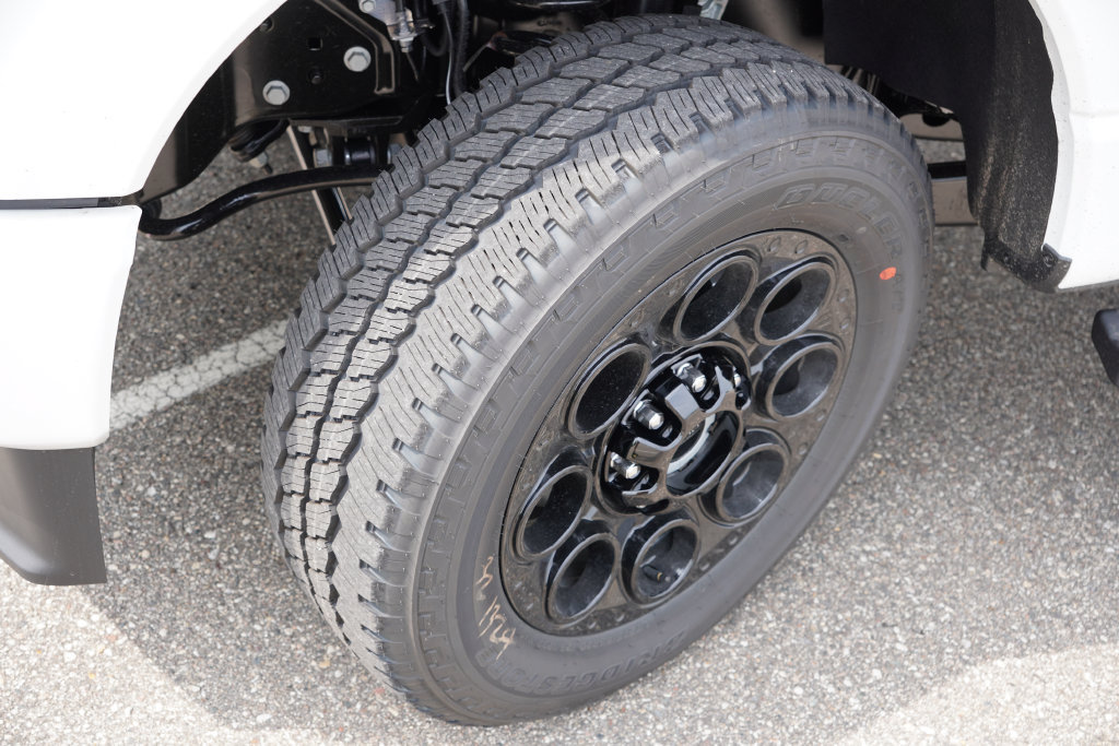 New 2026 Ford F350 Lariat w/ Black Appearance Package AWD/4WD image 9