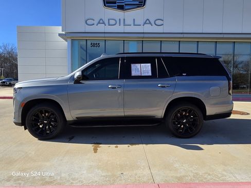 Used 2023 Cadillac Escalade Sport image 2