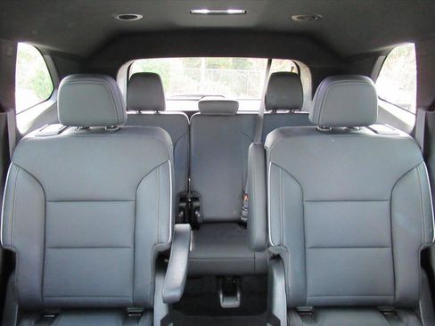 Used 2025 Buick Enclave Preferred image 27