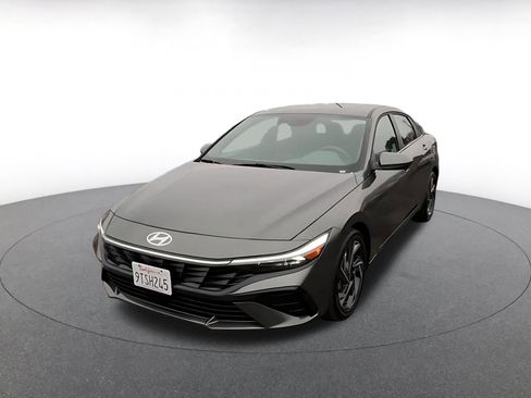 Used 2025 Hyundai Elantra SEL image 7