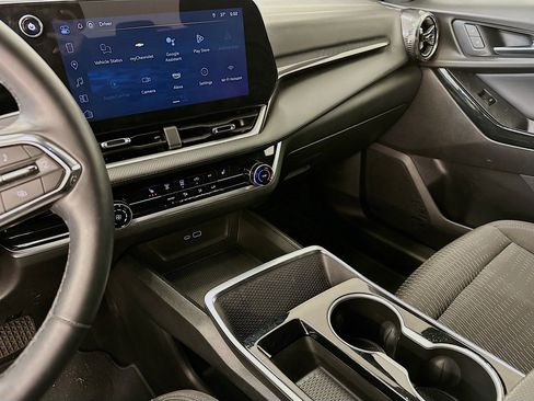 Used 2025 Chevrolet Equinox LT image 26