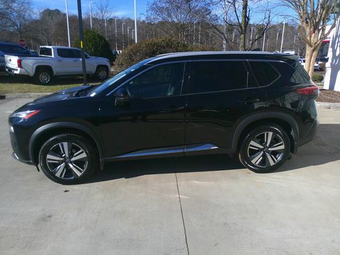 Used 2023 Nissan Rogue SL w/ SL Premium Package image 8