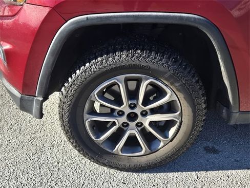 Used 2014 Jeep Grand Cherokee Limited image 7