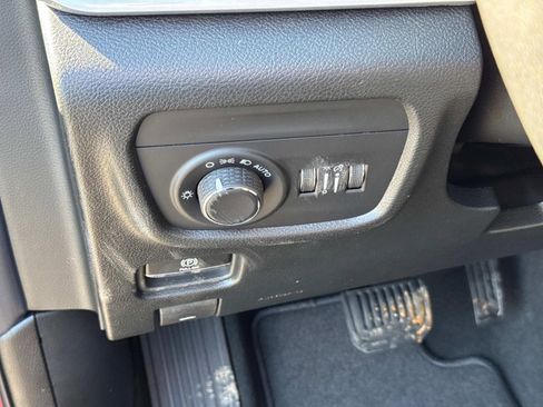 New 2026 Jeep Grand Cherokee Altitude AWD/4WD image 25
