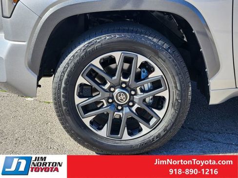 Used 2023 Toyota Tundra Limited image 12