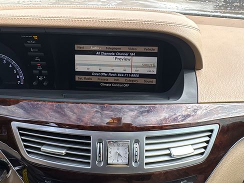 Used 2013 Mercedes-Benz S 550 image 18