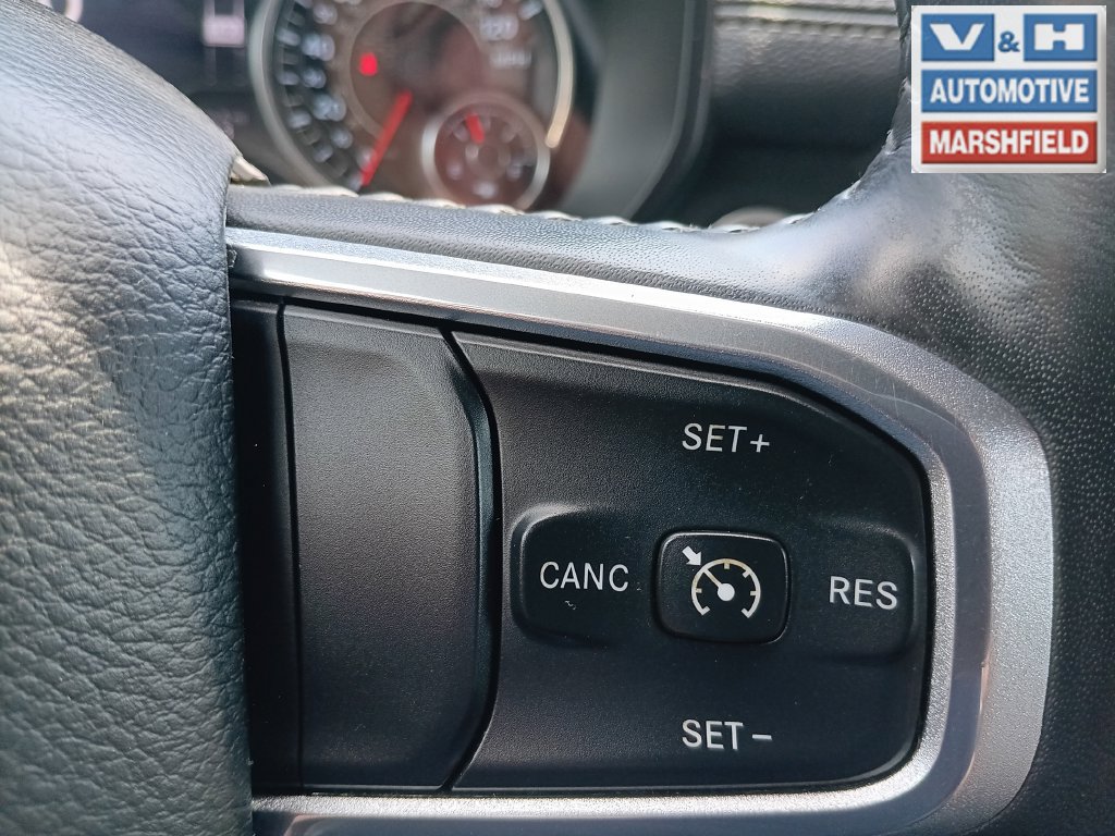 Used 2020 RAM 1500 Laramie w/ Sport Appearance Package AWD/4WD image 14