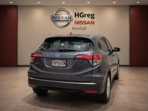 Used 2024 Honda HR-V LX image 2