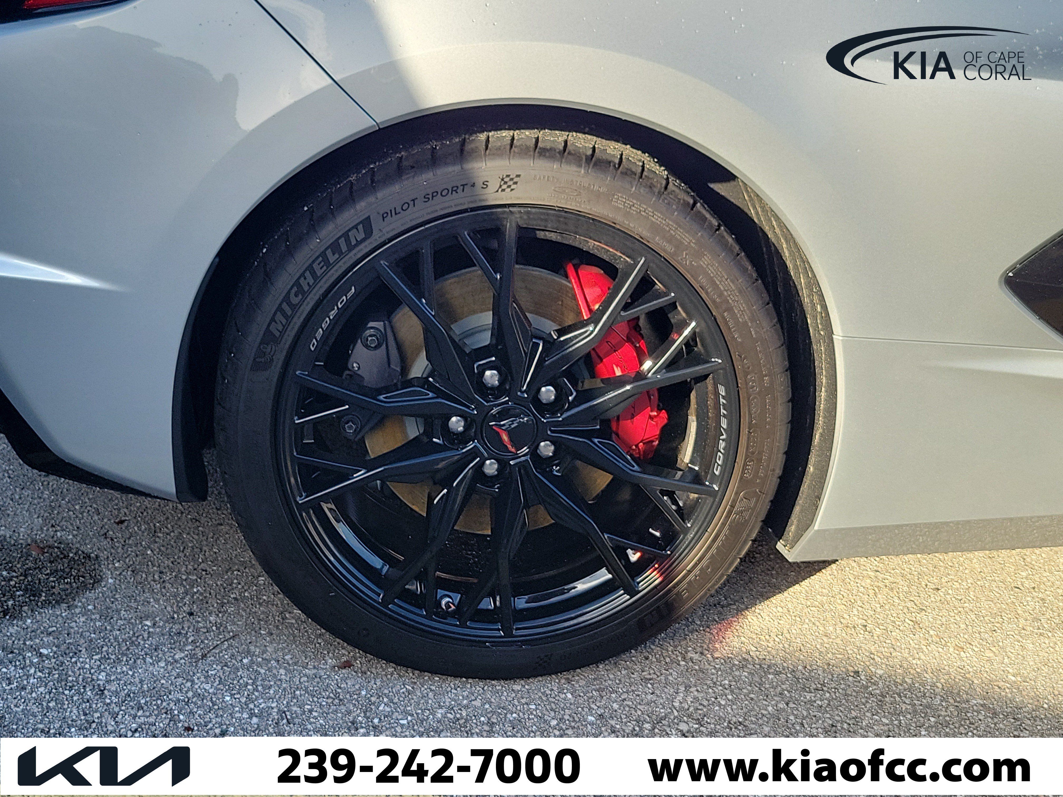 Used 2026 Chevrolet Corvette Stingray Premium Cpe w/ Z51 Performance Package RWD image 8
