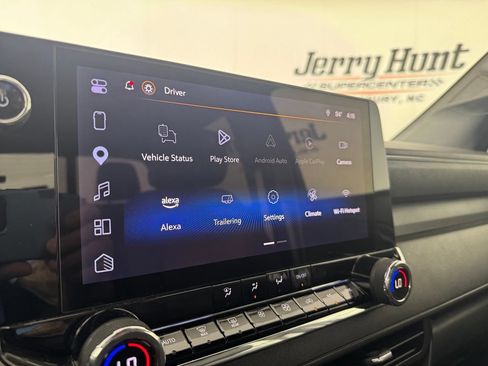 Used 2025 Chevrolet Colorado Trail Boss AWD/4WD image 16