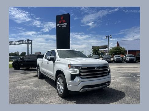 Used 2022 Chevrolet Silverado 1500 High Country w/ High Country Premium Package AWD/4WD image 1