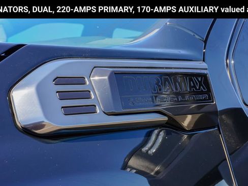 Used 2025 GMC Sierra 2500 AT4 w/ AT4 Premium Plus Package AWD/4WD image 11