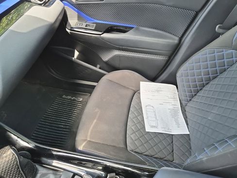 Used 2021 Toyota C-HR XLE image 11