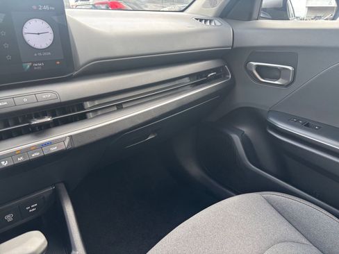 Used 2025 Kia K4 LXS image 34