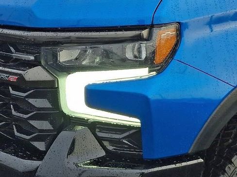 Used 2023 Chevrolet Silverado 1500 ZR2 image 13