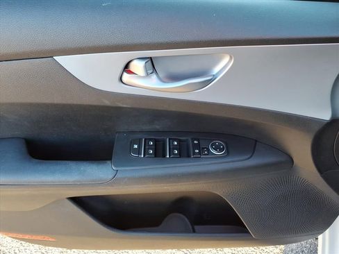 Used 2023 Kia Forte LXS image 13