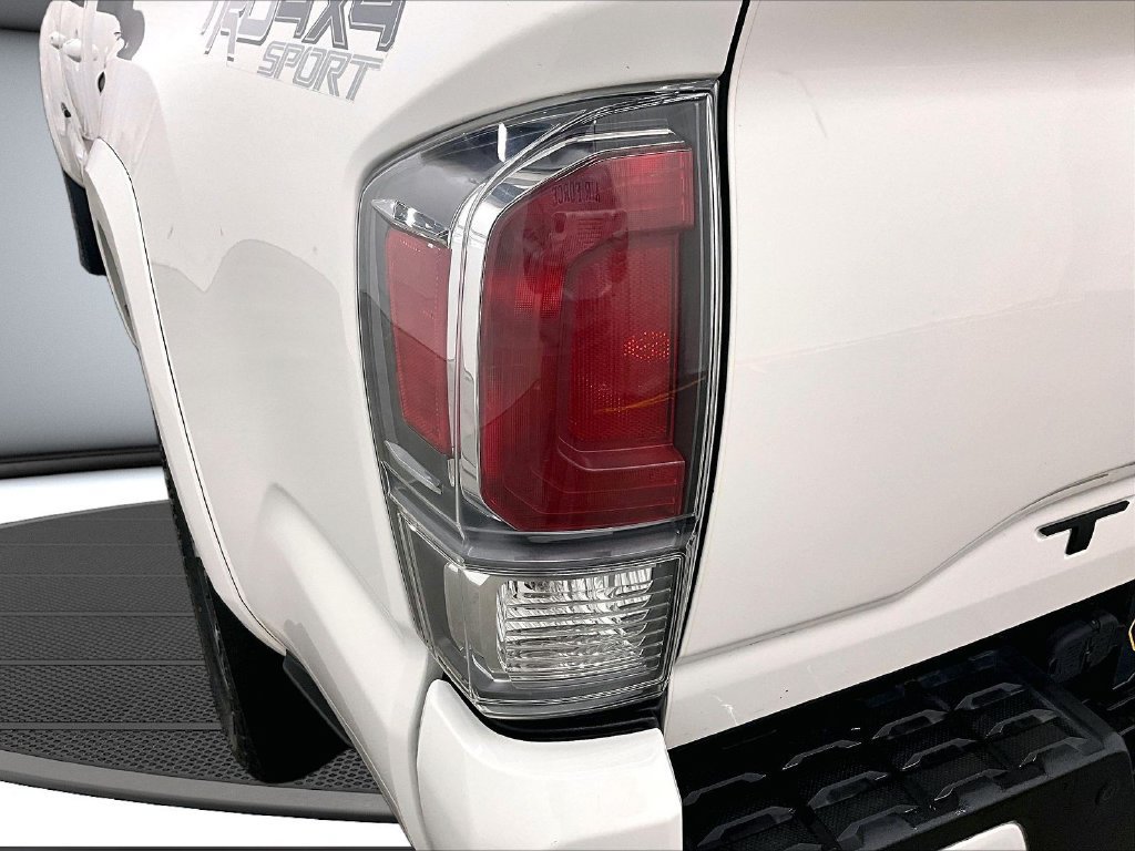 Used 2021 Toyota Tacoma TRD Sport w/ TRD Premium Sport Package AWD/4WD image 24