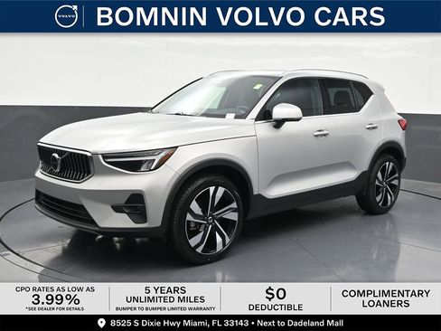 Used 2023 Volvo XC40 B5 Plus AWD/4WD image 1