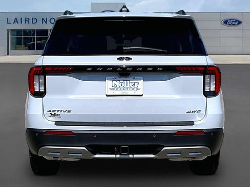 New 2026 Ford Explorer Active w/ Active Comfort Package AWD/4WD image 4