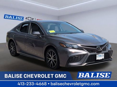 Used 2024 Toyota Camry SE FWD image 1