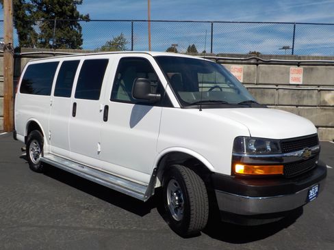 Used 2017 Chevrolet Express 3500 LT w/ LT Preferred Equipment Group RWD image 1