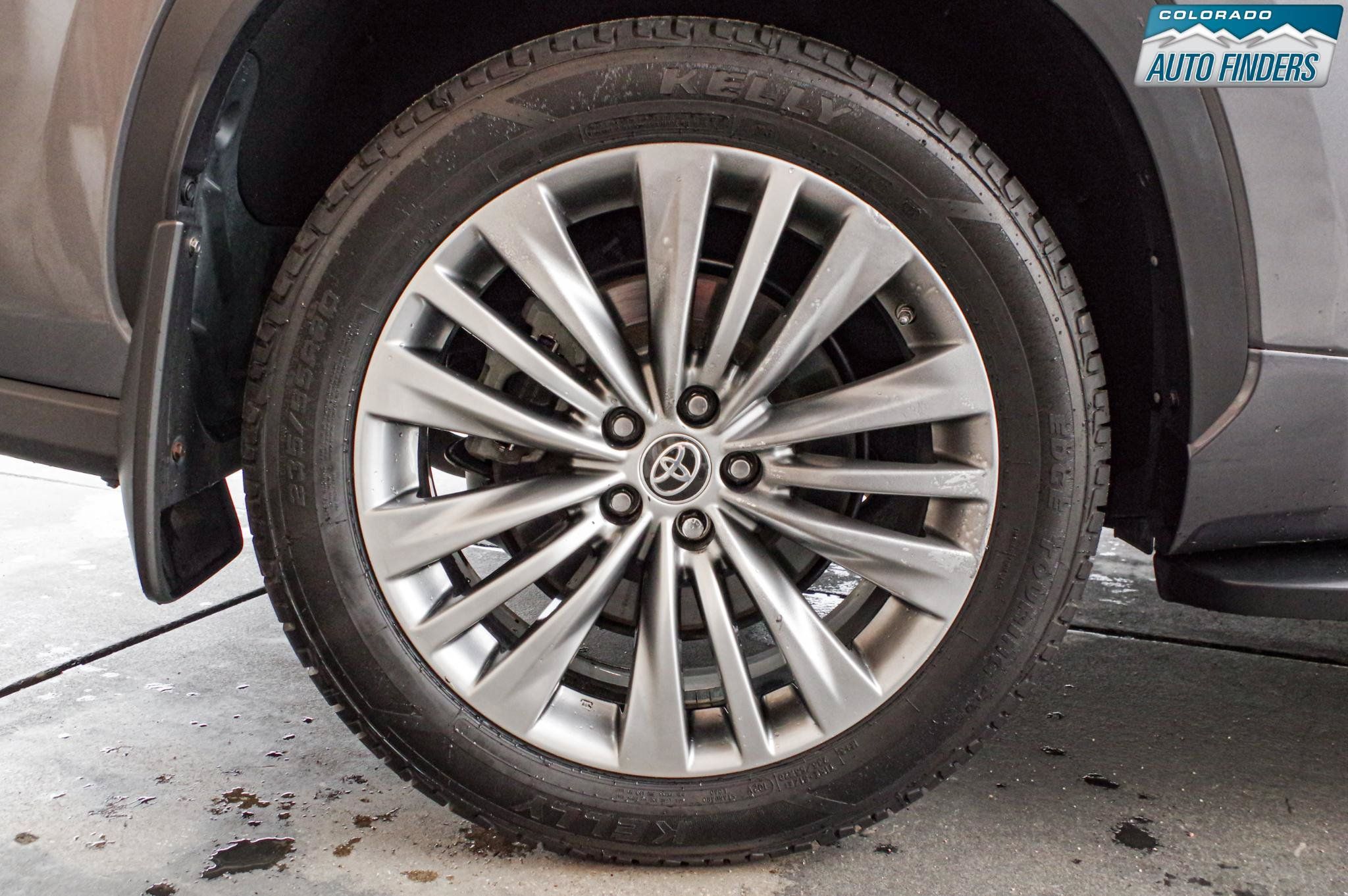 Used 2021 Toyota Highlander Platinum AWD/4WD image 28
