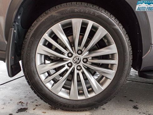 Used 2021 Toyota Highlander Platinum AWD/4WD image 28