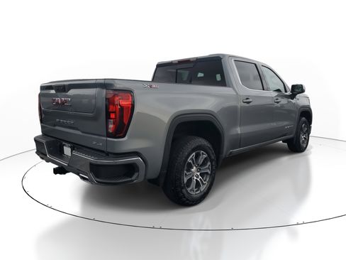 New 2026 GMC Sierra 1500 SLE image 3