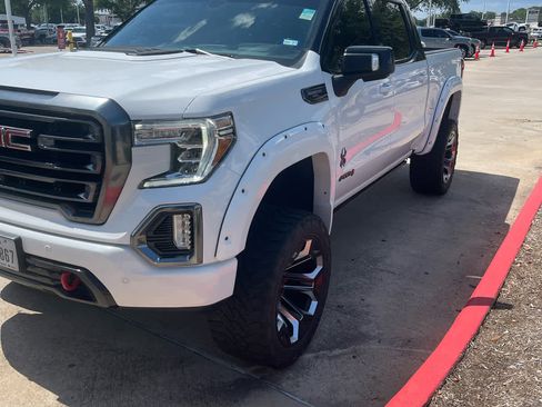 Used 2021 GMC Sierra 1500 AT4 w/ AT4 Premium Package AWD/4WD image 2