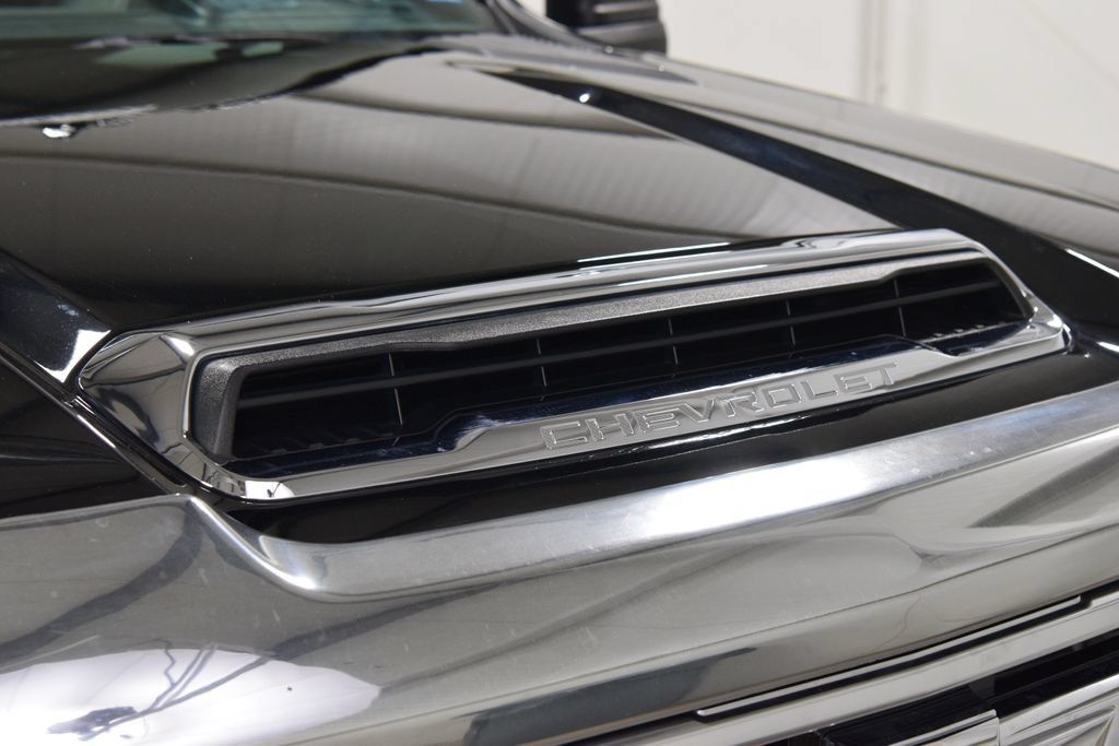 Used 2024 Chevrolet Silverado 2500 High Country w/ Technology Package AWD/4WD image 16