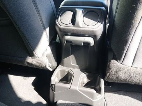 Used 2024 Jeep Wrangler Sport S image 23