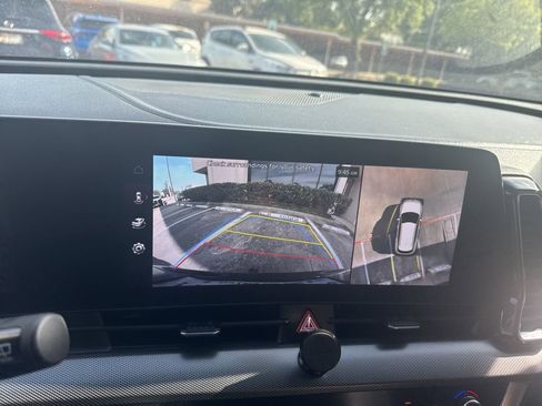 Used 2024 Kia Sportage SX image 16