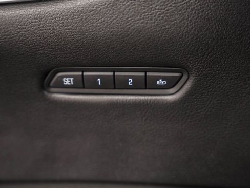 Used 2017 Cadillac XT5 Luxury image 44