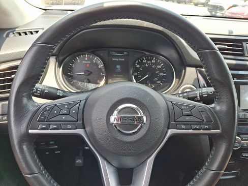 Used 2017 Nissan Rogue SV AWD/4WD image 20
