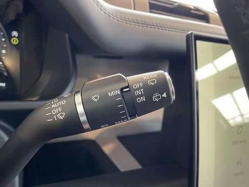New 2026 Land Rover Defender 110 X-Dynamic SE AWD/4WD image 38